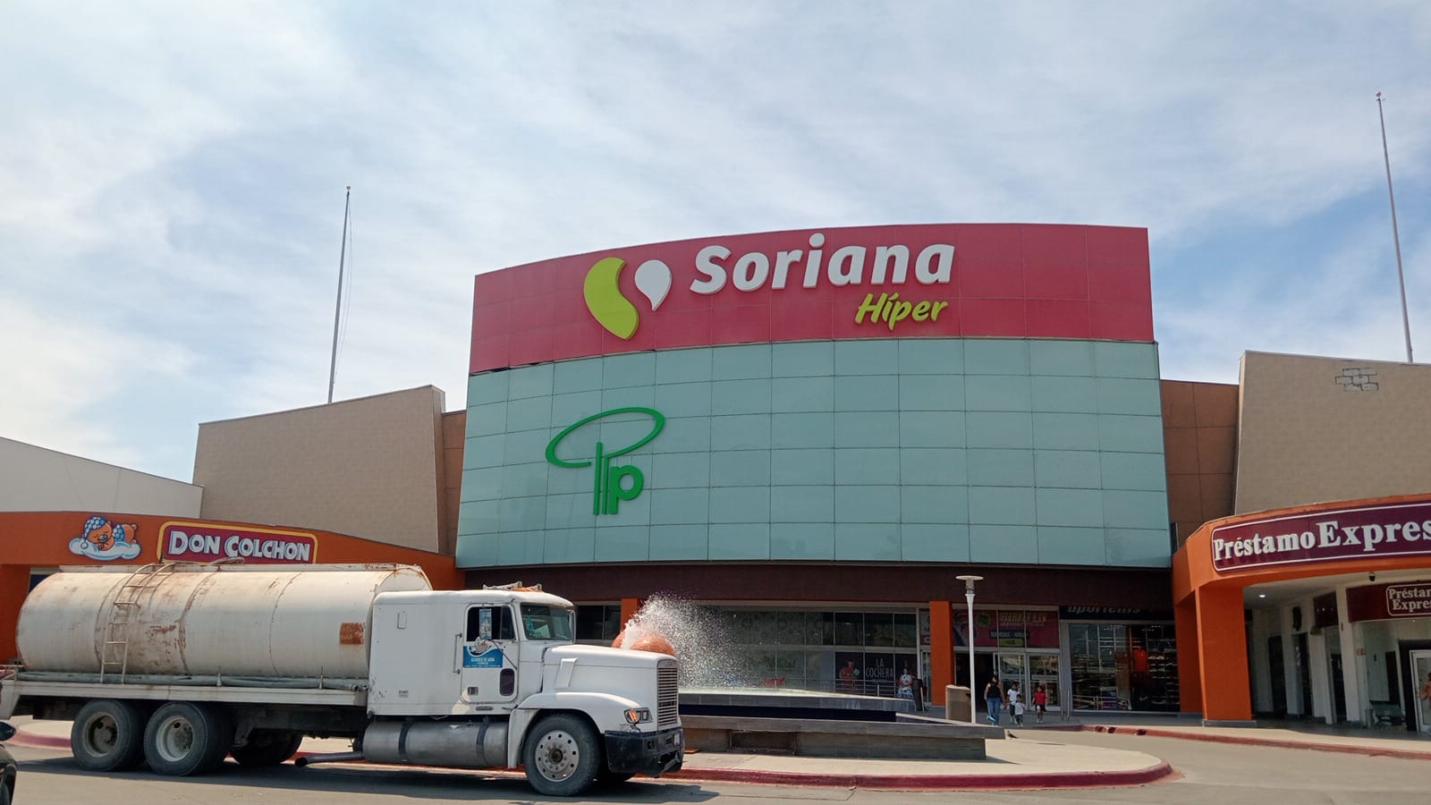 Pipa de agua SPT en servicio